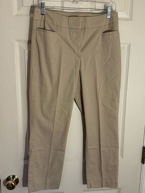 Ann Taylor Classic Women's Beige Straight-Leg capris size 2
